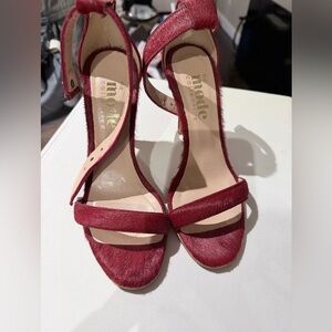 Mode collective heels in 36